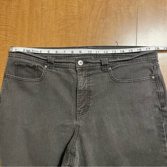 Charter Club Women’s Black High Waist Denim Curvy Slim Jeans Pants Size 16 Short - Picture 9 of 9